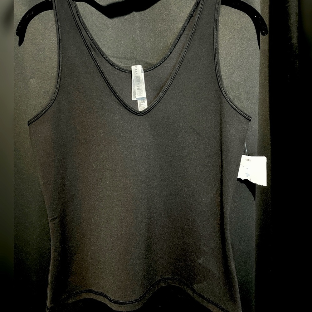 Athleta Scoop Neck Fitted Tank Top M NWT
